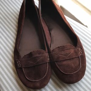Nine West brown suede loafer, size 11.